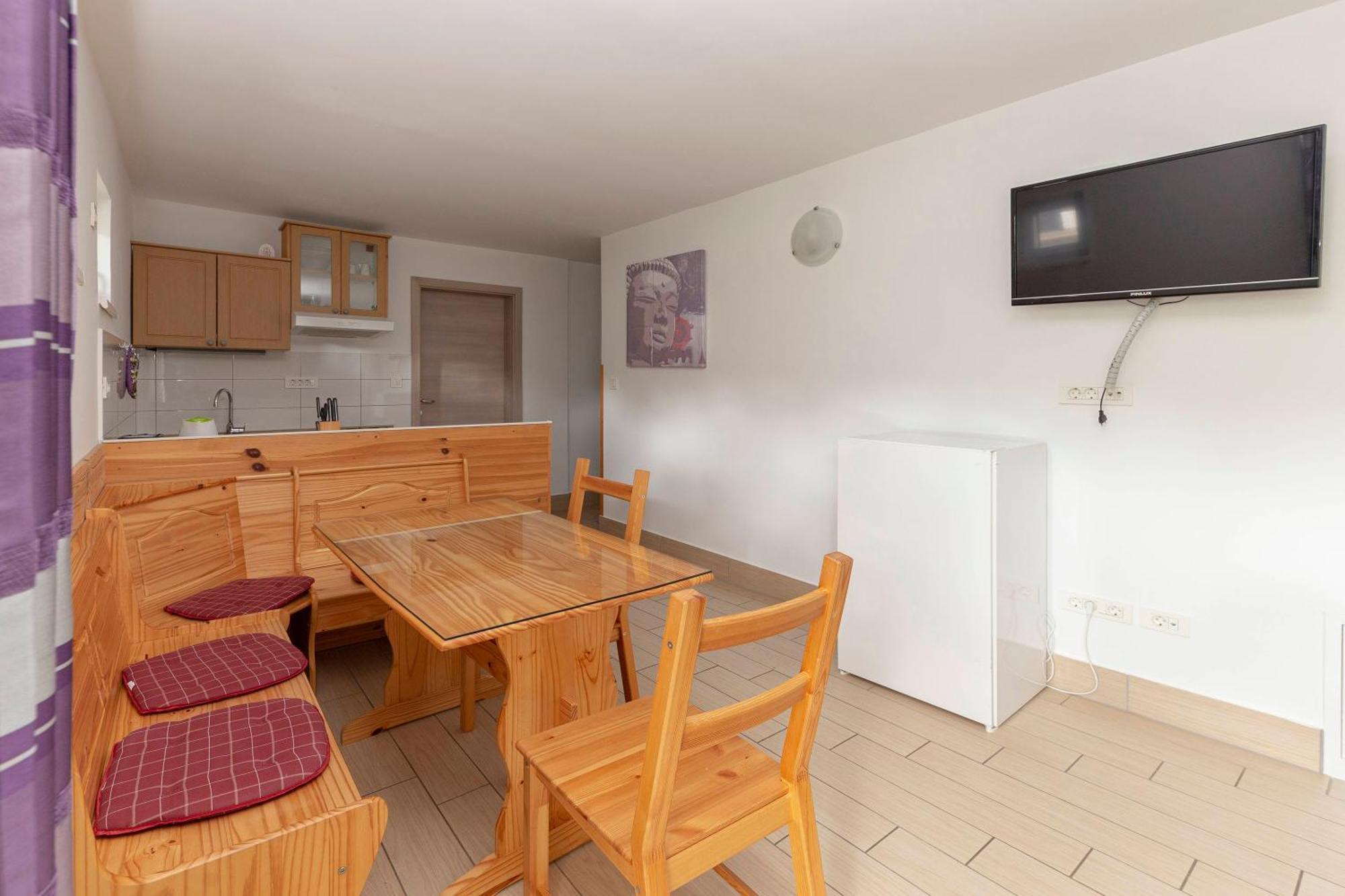 בוהין Apartments Bor מראה חיצוני תמונה