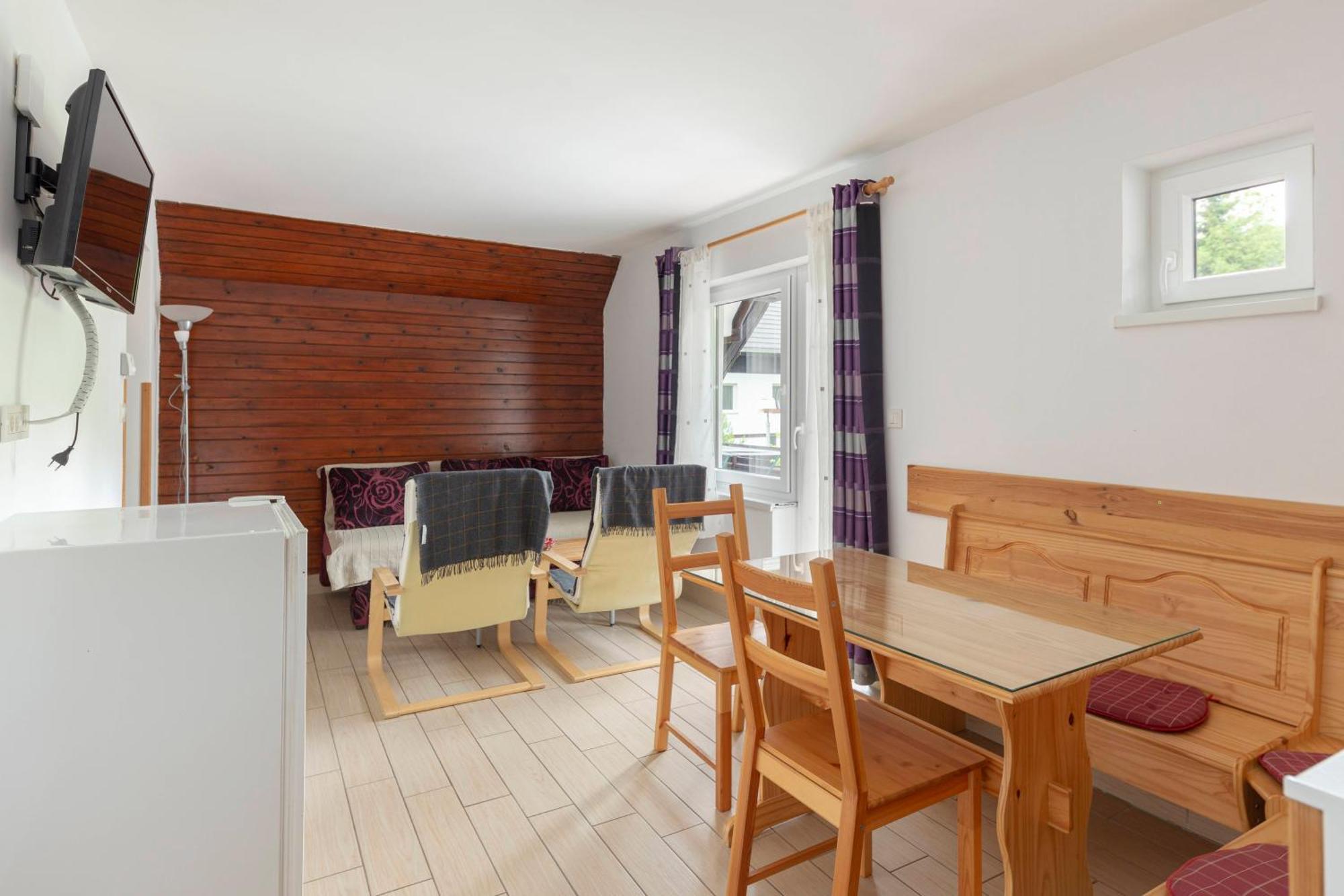 בוהין Apartments Bor מראה חיצוני תמונה